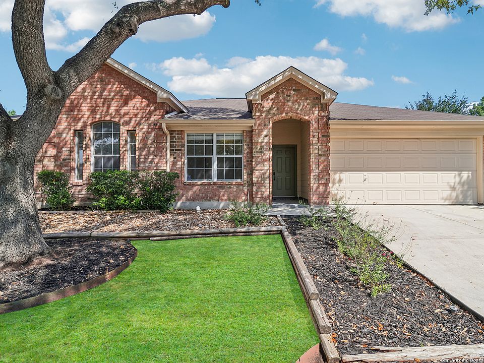 1st image of 1117 Rivertree Dr.