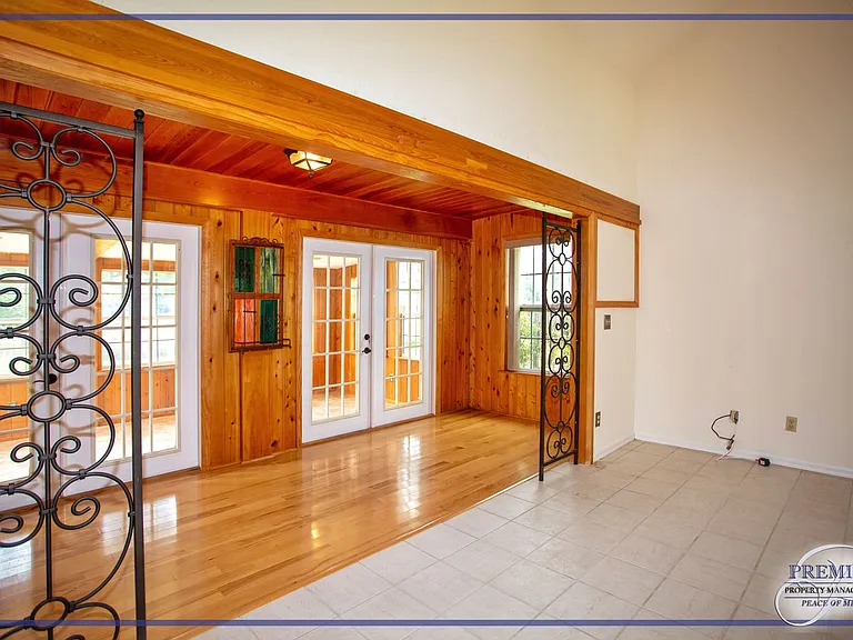1351 Monarch Cir — Photo 18
