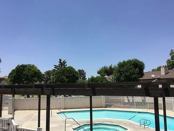 3rd image of 1170 Mohave Dr