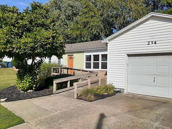 3rd image of 234 Hillcrest Ct