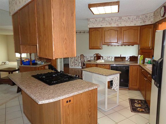 5th image of 4556 Yorkshire Ln