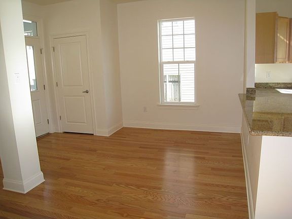 4th image of 3618 Louisiana Avenue Pkwy
