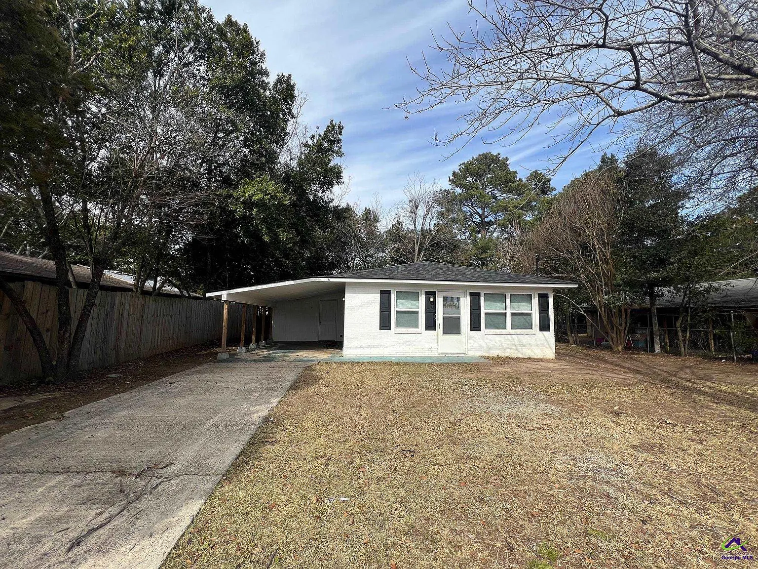 3 bed, 1.5 bath, 1056 sqft, $1,300 — Photo 2