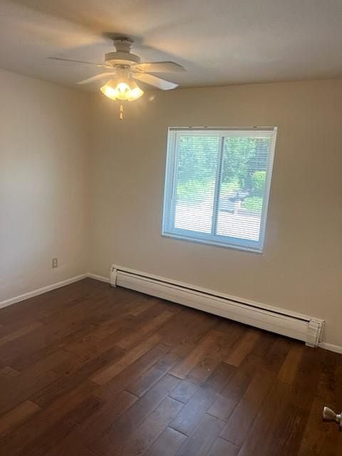 2nd image of 2835 Mayfield Rd Unit 203