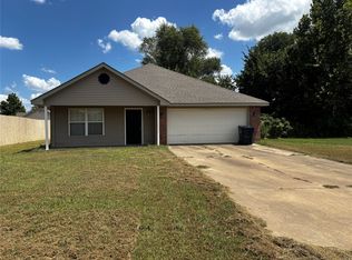 1519 Cherokee Trl, Muldrow, OK 74948
