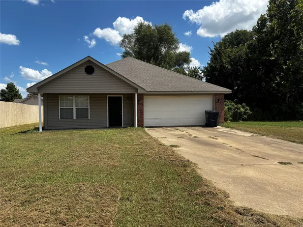 1519 Cherokee Trl, Muldrow, OK 74948