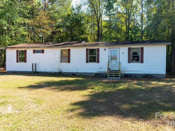 855 Hickory Grove Ballpark Rd, Bladenboro, NC 28320