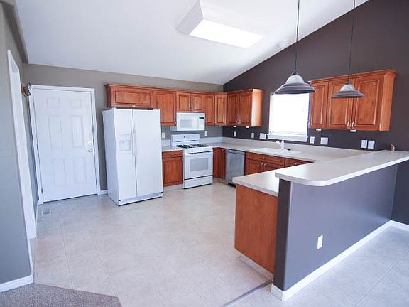 2nd image of 4026 S Pine Needle Cir