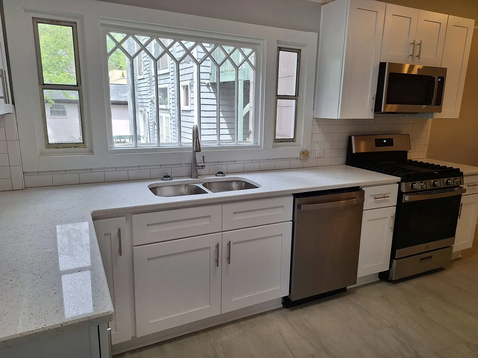 Studio, 1.0 bath, 550 sqft, $1,495 — Photo 2