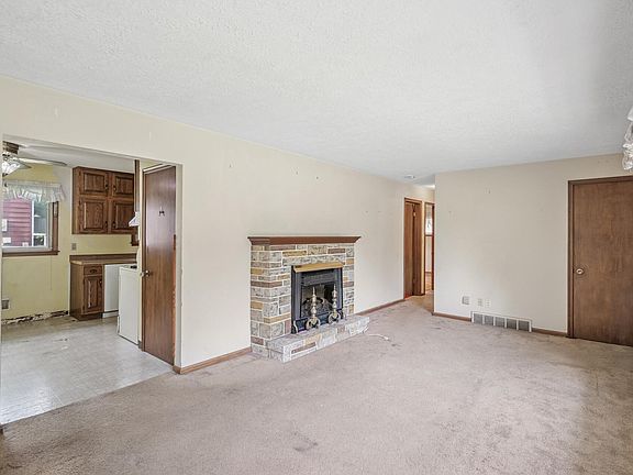 5th image of 416 19th St W