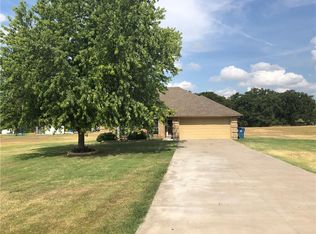 137 Westend Ln, Weatherford, TX 76088