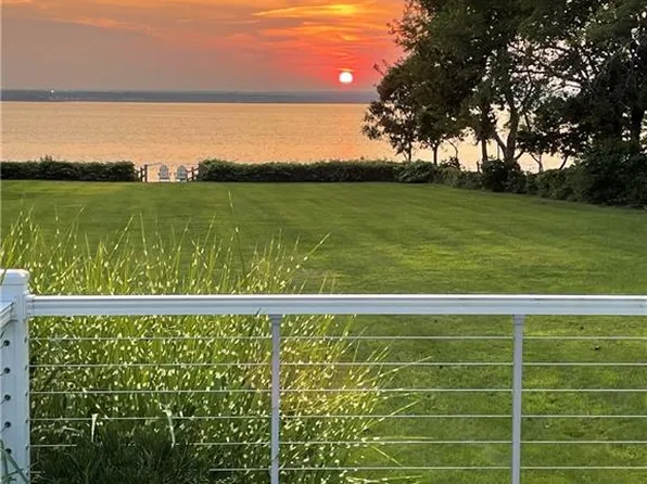 25 Fly Jib Ct, Jamestown, RI 02835