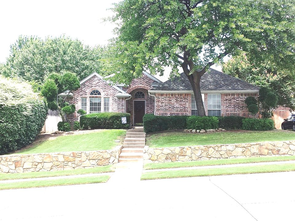 1st image of 1005 Carousel Dr