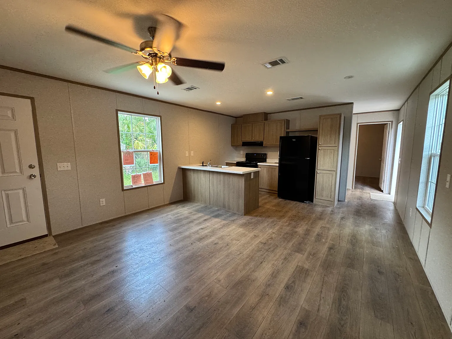 3 bed, 1000 sqft, $1,395 — Photo 2
