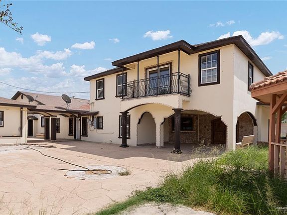2nd image of 200 S Linda Ln