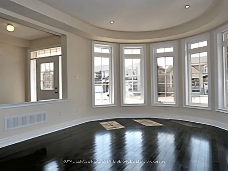 277 Admiral Dr — Photo 2
