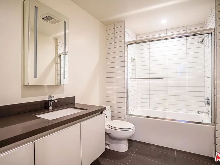 938 S Orange Grove Ave #201 — Photo 18