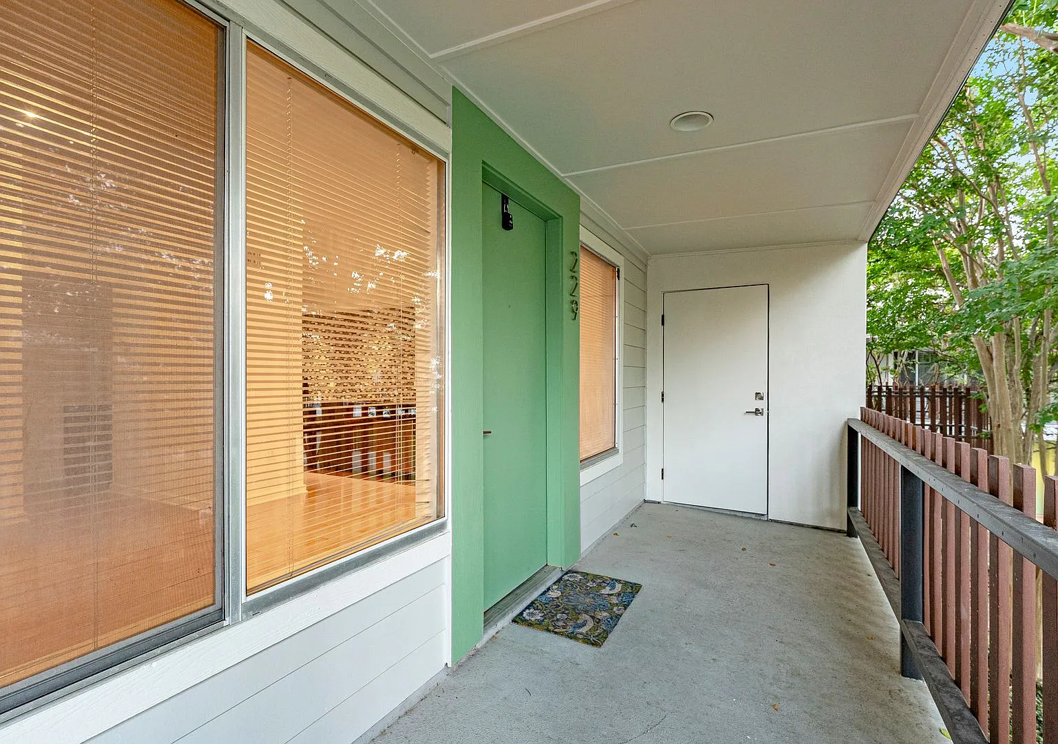 Stunning 1 bedroom, 1 bathroom home in Akoya Condominiums — Photo 2