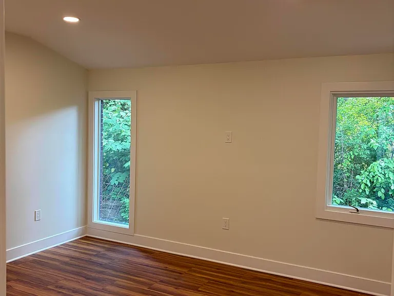13 Martha Blvd — Photo 12