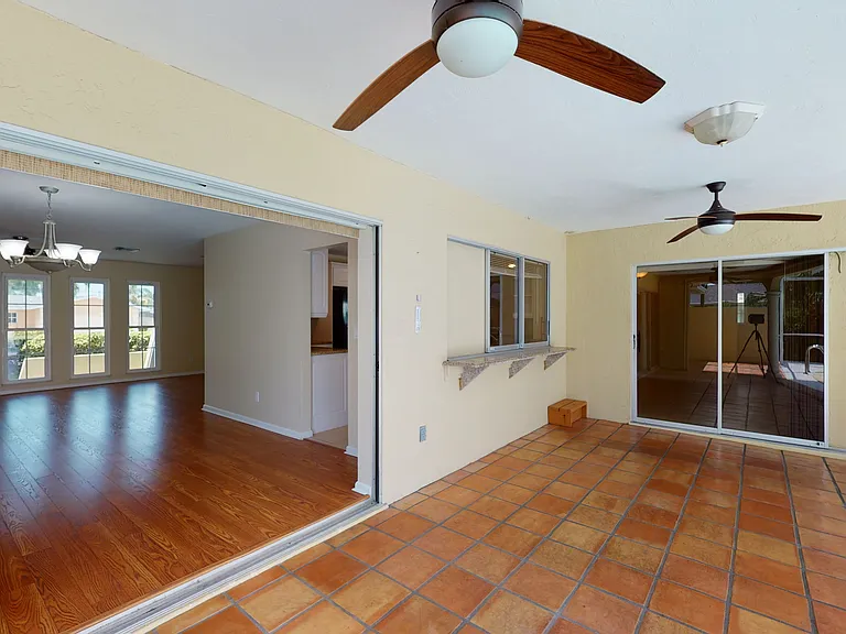 145 SW 54th St — Photo 33
