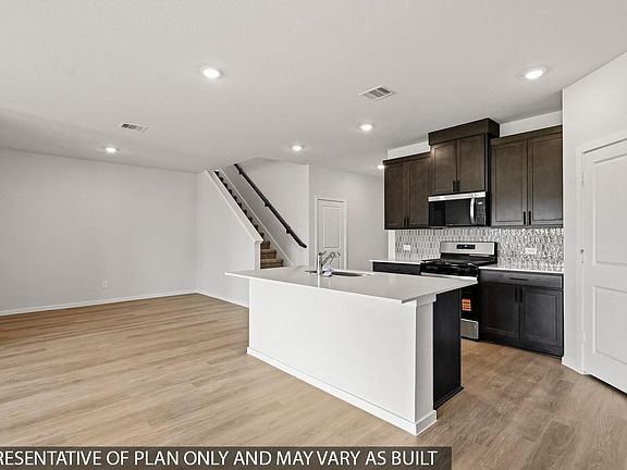 5th image of 16547 Pinecone Grove Ln