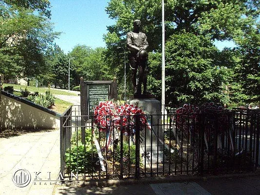 Sold by Kian Realty | media 4