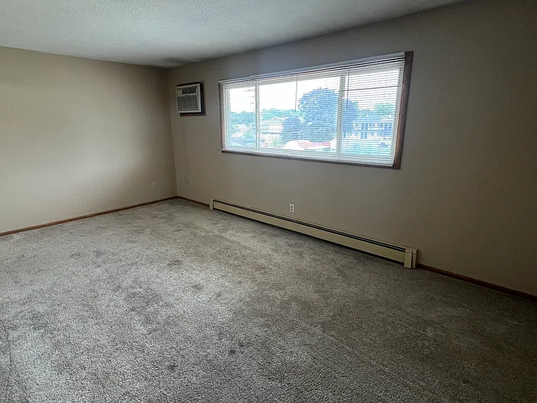 2204 18 1/2 Ave NW #7 — Photo 2