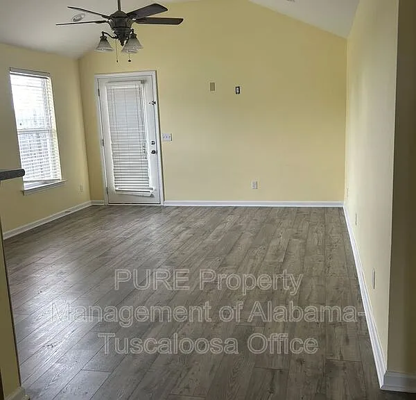 201 Wexford Way — Photo 3