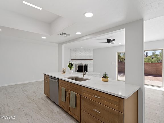 4th image of 9056 E Calle Norlo