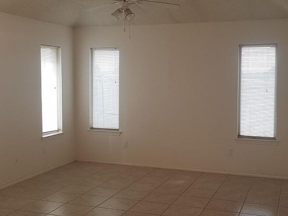 3rd image of 3214 110th St Unit B