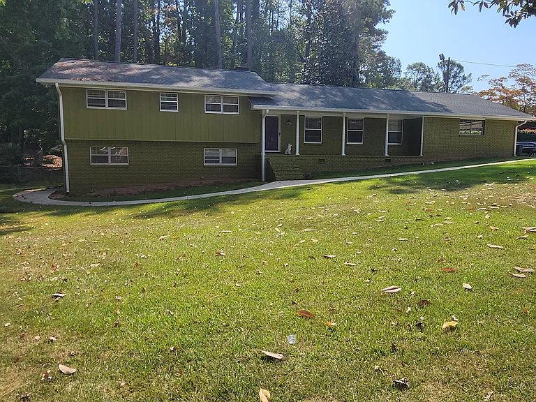 4242 Glenda Dr — Photo 1