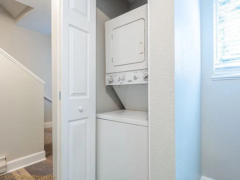 3325-3331 SW Garden View Dr — Photo 7