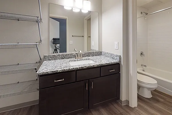 1040 E. Knapp St. — Photo 15