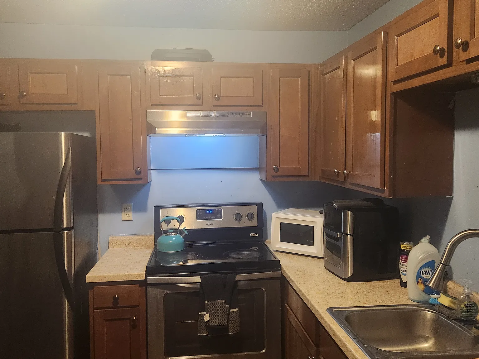 3 bed, 900 sqft, $650 — Photo 2
