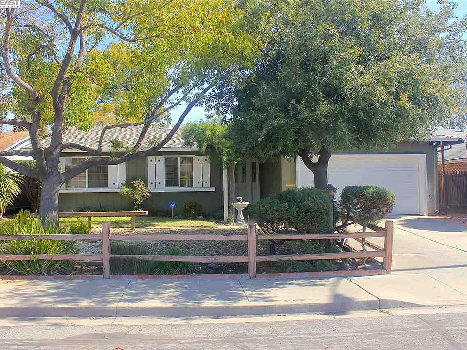 1st image of 2725 Barcelona Cir