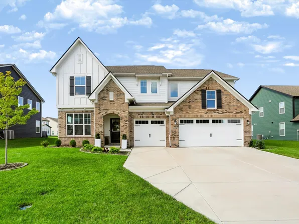 1228 Thornwood Dr, Greenwood, IN 46143