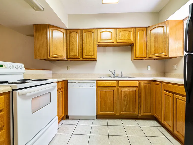 4411 SW 34th St #702 — Photo 6