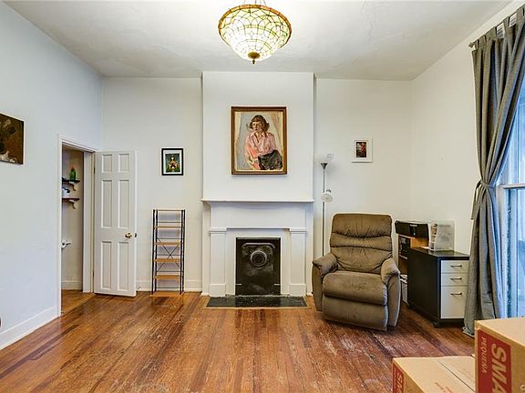 3rd image of 420 1/2 S Pine St