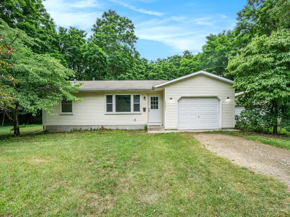 65623 County Road 665, Paw Paw, MI 49079