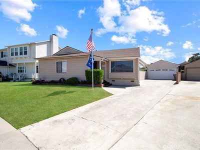 2530 Bomberry St, Lakewood, CA, 90712