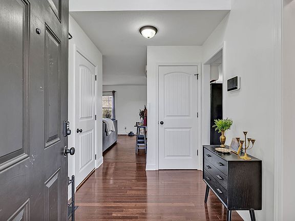 5th image of 1032 E Monica Dr