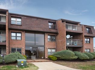 124K Beverly Hills Ter #2411, Woodbridge, NJ 07095