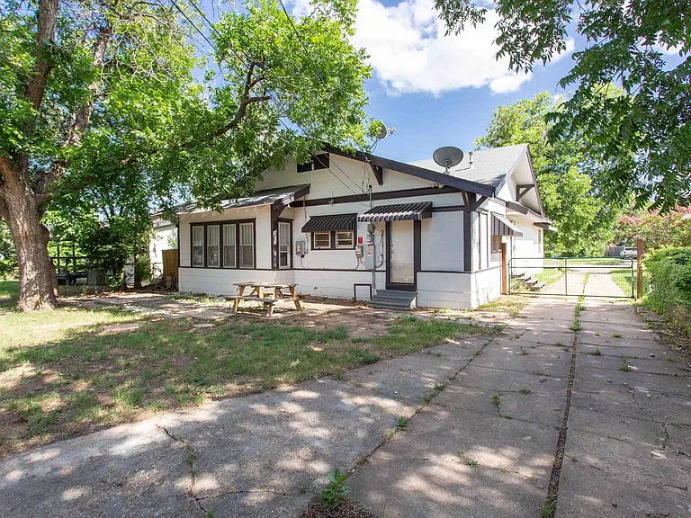 1710 Pearl Ave — Photo 27
