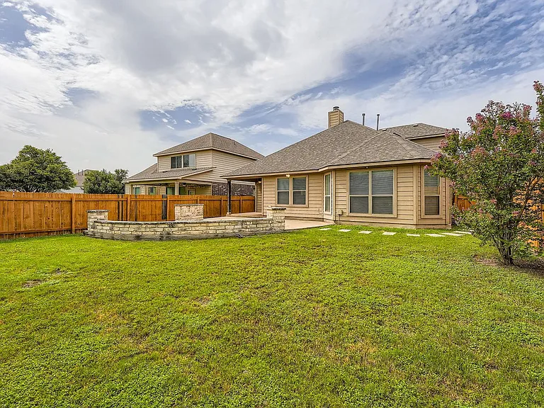 2416 Lynx Ct — Photo 11