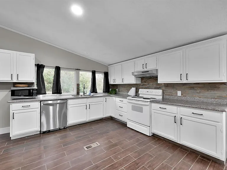 22603 Tuwa Rd — Photo 16