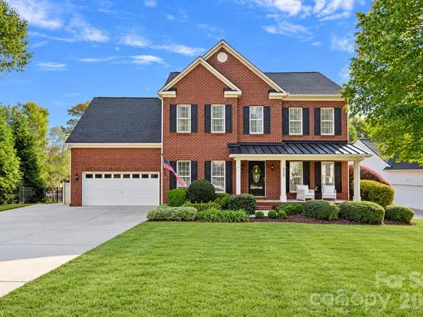 220 Chandeleur Dr, Mooresville, NC 28117