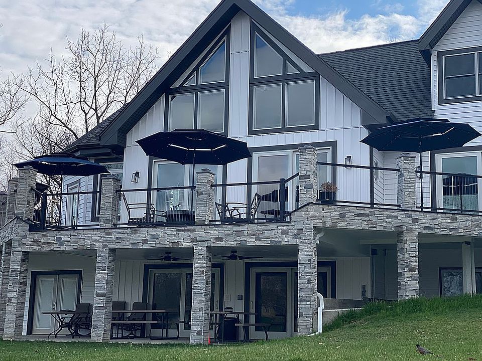 2nd image of 1215 Lorelei Dr