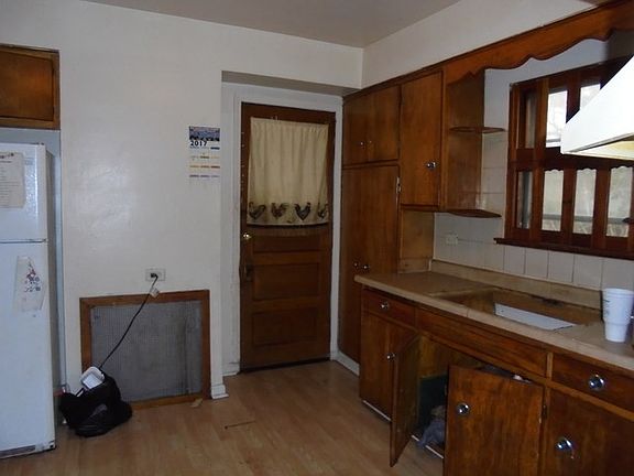 4th image of 13846 Park Ave