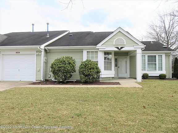 2nd image of 1141 Canterbury Drive #B
