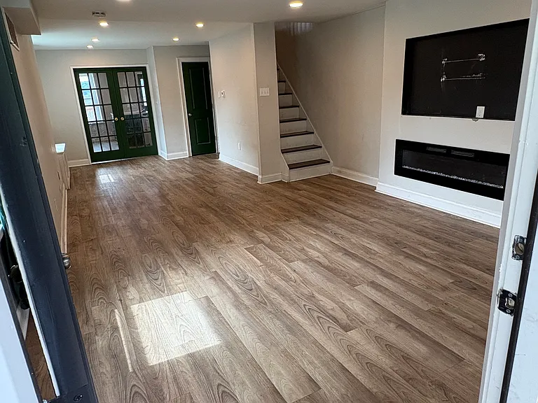 209 Ebenezer Ave — Photo 2